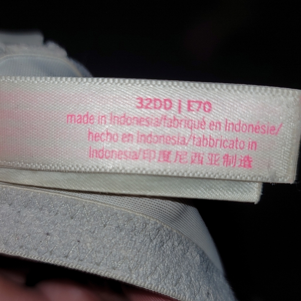 💘Woman Size 32DD PINK Victoria's Secret Bra💘 - Picture 5 of 5
